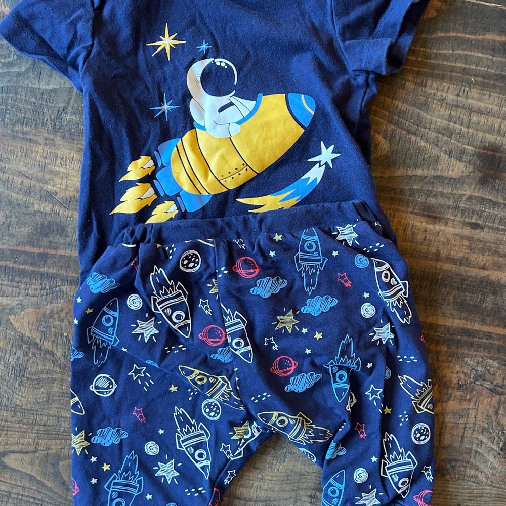 Navy Blue Baby Onesie and pant set with Space Design Size 0-3 months